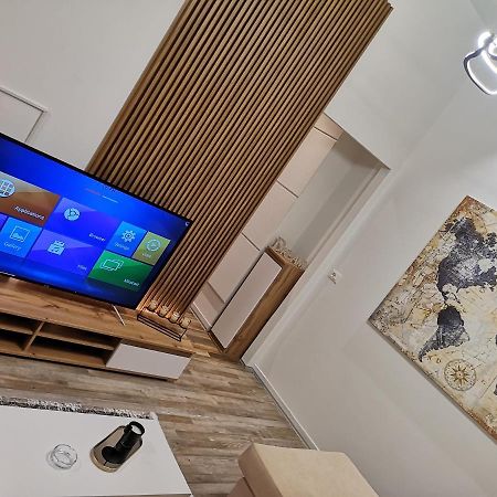 New Modern Apartment In The Center Of ティラナ エクステリア 写真