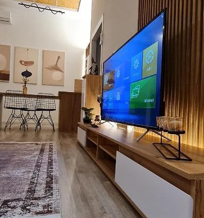 New Modern Apartment In The Center Of ティラナ エクステリア 写真