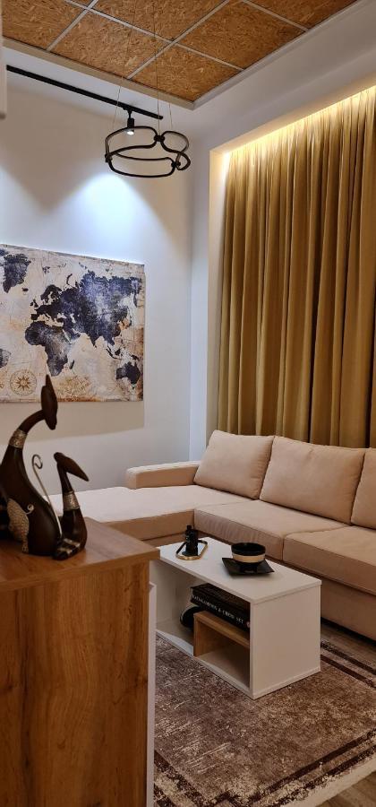 New Modern Apartment In The Center Of ティラナ エクステリア 写真