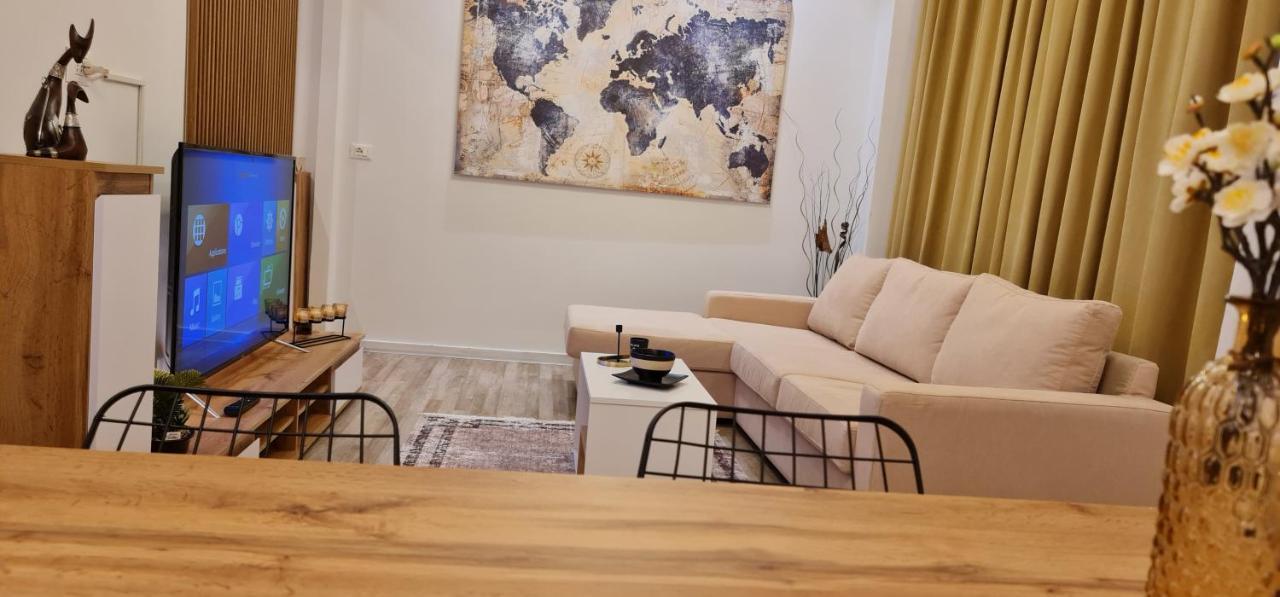 New Modern Apartment In The Center Of ティラナ エクステリア 写真