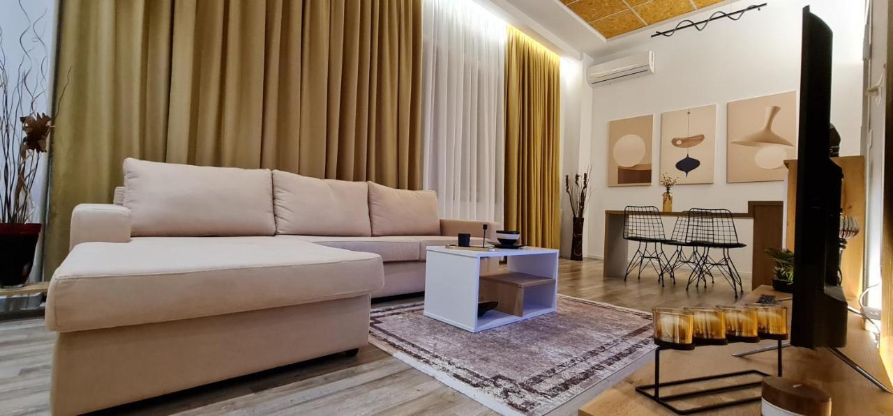 New Modern Apartment In The Center Of ティラナ エクステリア 写真