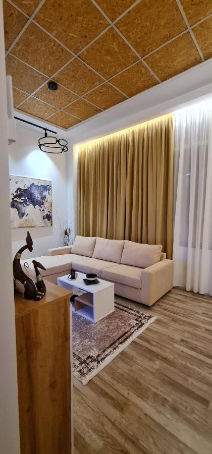 New Modern Apartment In The Center Of ティラナ エクステリア 写真